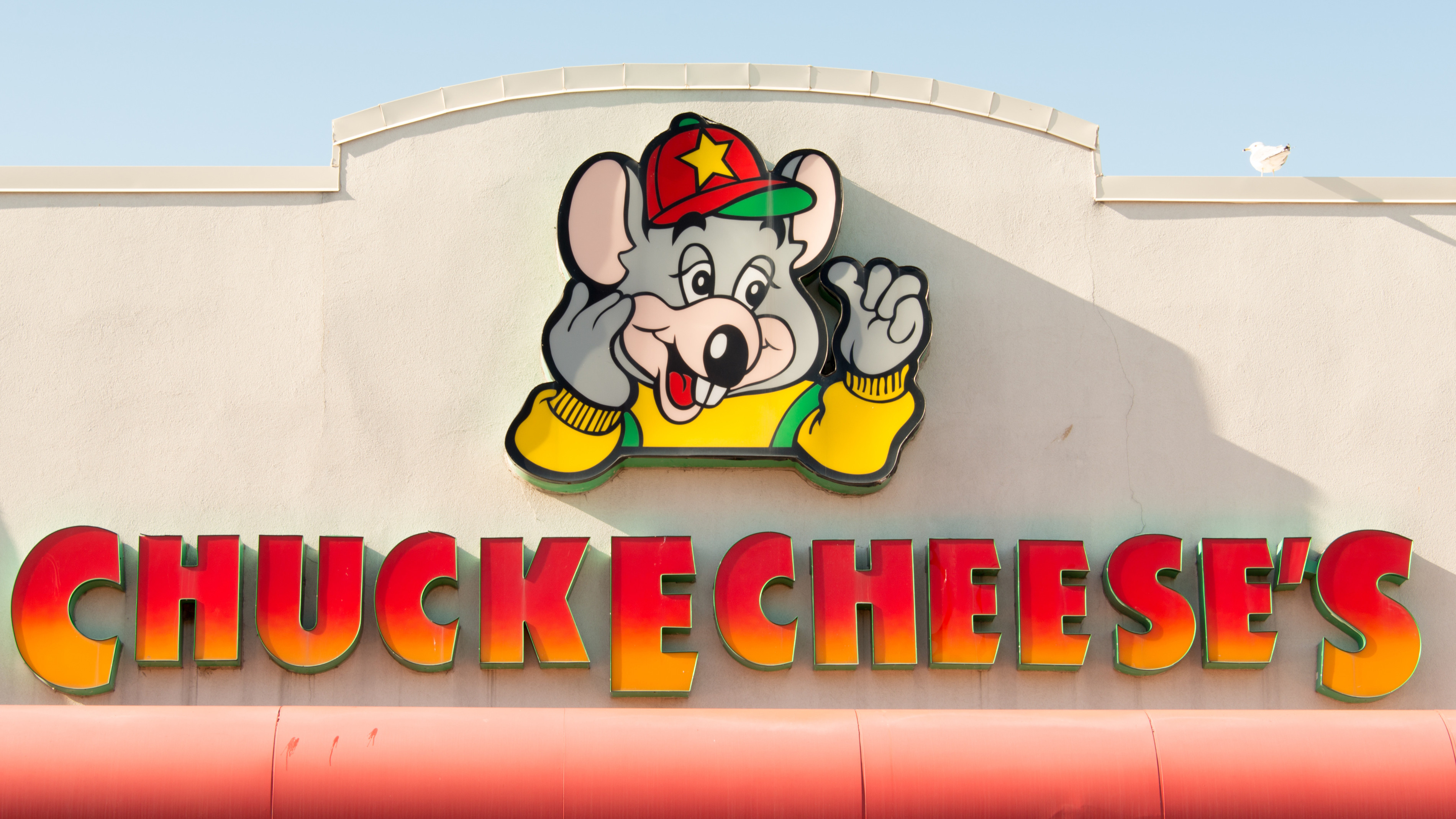 Chuck E. Cheese Without Kids? Inside the New Adult-Only Chuck’s Arcade