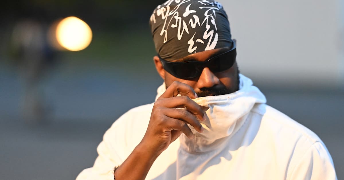 Kanye West Declares Yeezy the ‘Apple of Clothing’ After YS-01 Slides Sell Out