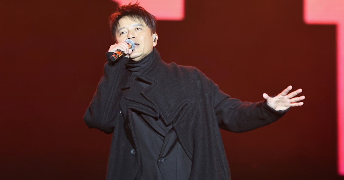 Hacken Lee Fan Steps in to Perform for 30,000 People Because Singer Was ...
