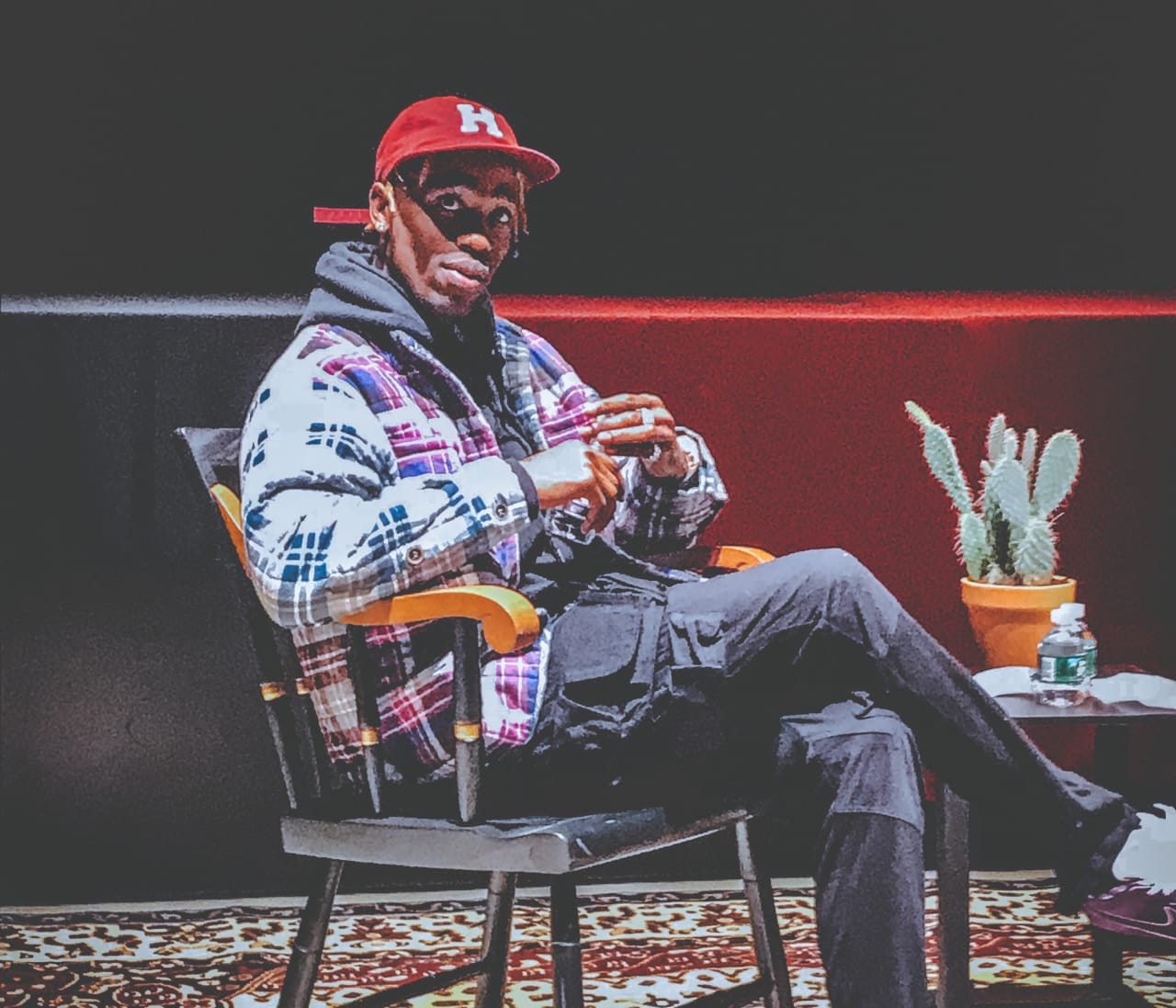 What sneakers did travis scott wear to harvard in 2018 clearance
