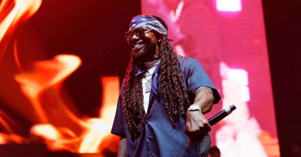B.G. Proposes to Girlfriend Onstage in New Orleans, Asks Which Hand to Put Ring on