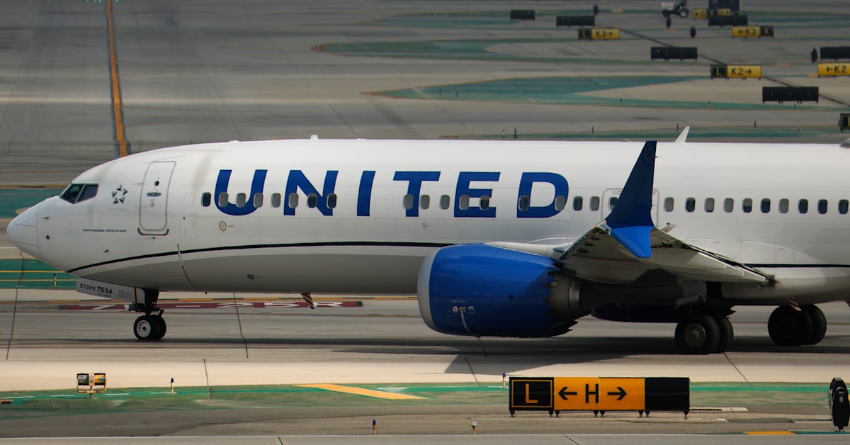 United Airlines Investigating Incident of Passenger Being Made to Sit Next to Masturbating Man