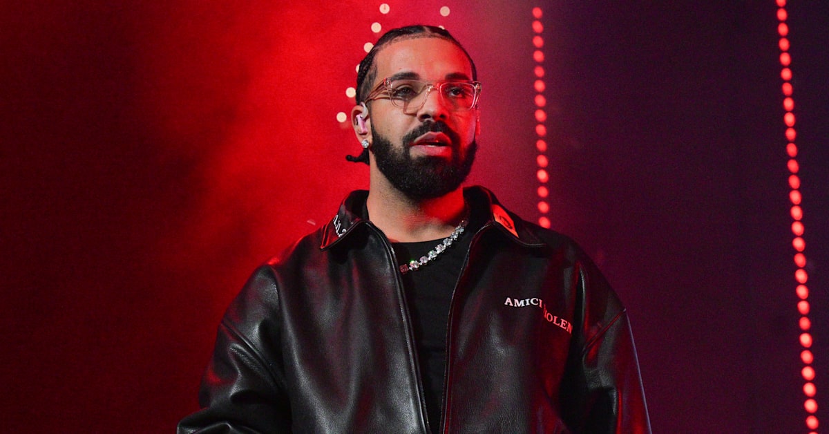 Drake Gives Houston's Lost in the Sauce Restaurant His Stamp of Approval