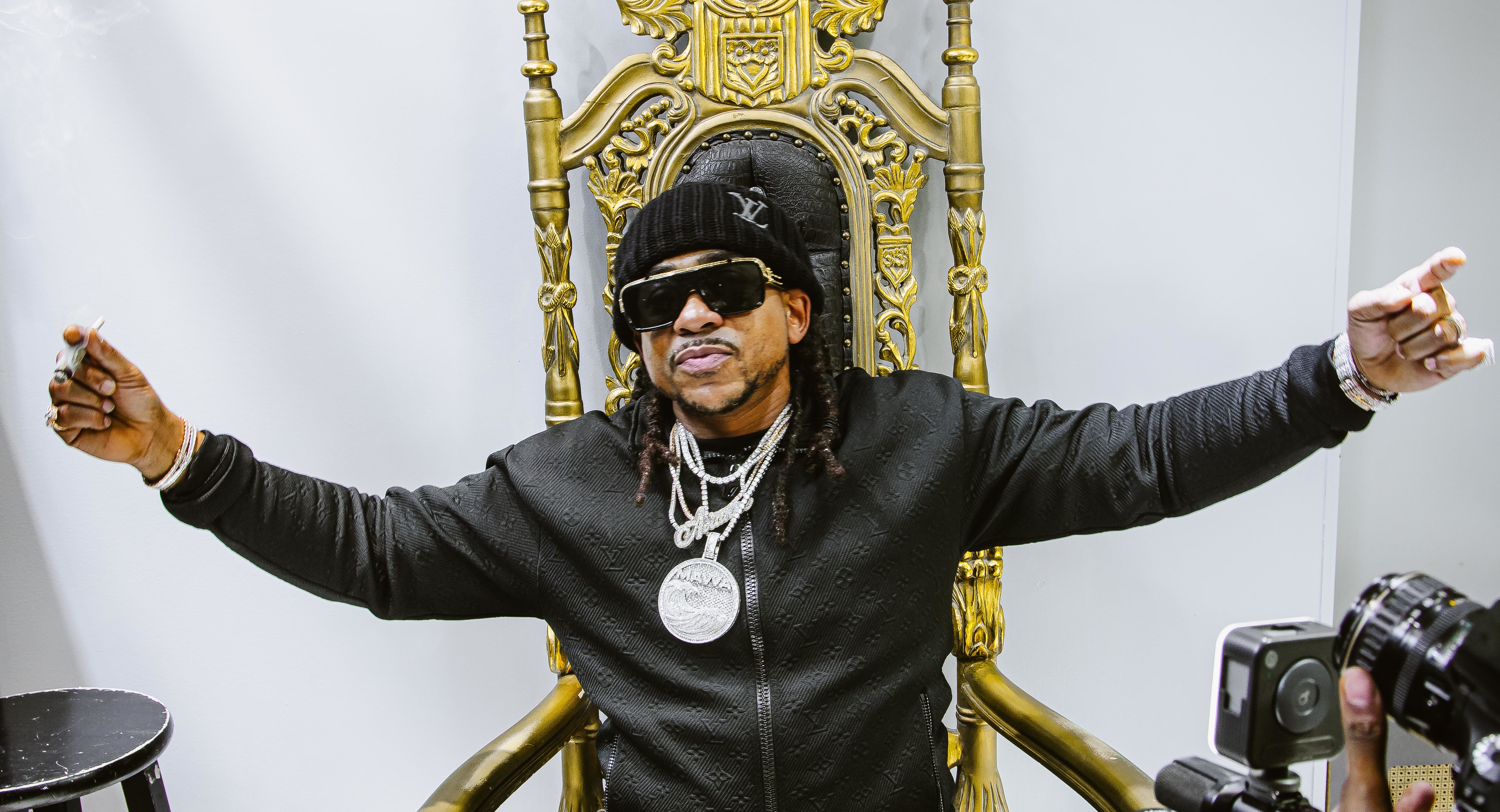 <div>The Story Behind Max B's 0,000 Jewelry Haul on His First Day Out</div>
