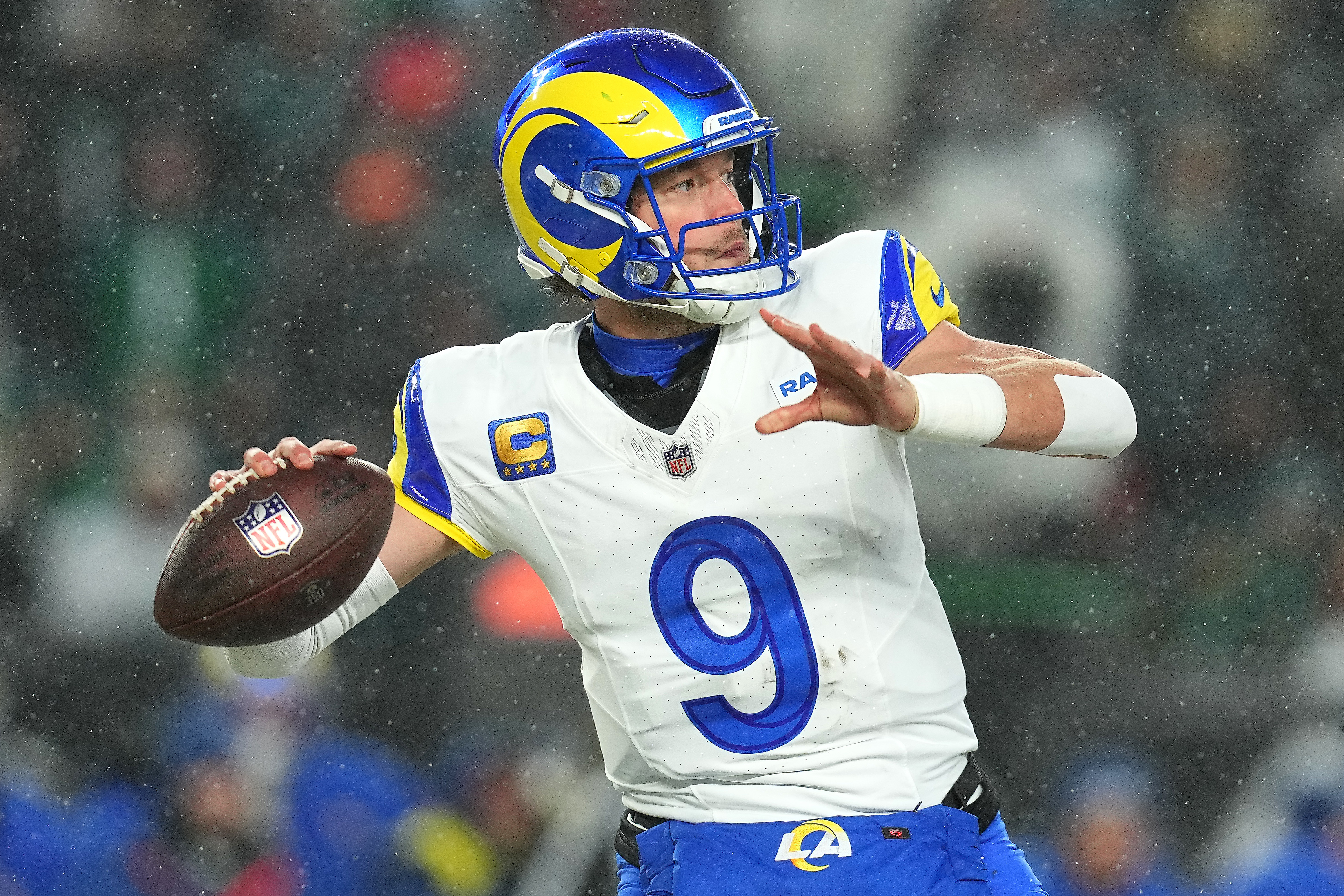 Matthew Stafford throws a pass during a Los Angeles Rams - Philadelphia Eagles game in 2025. 