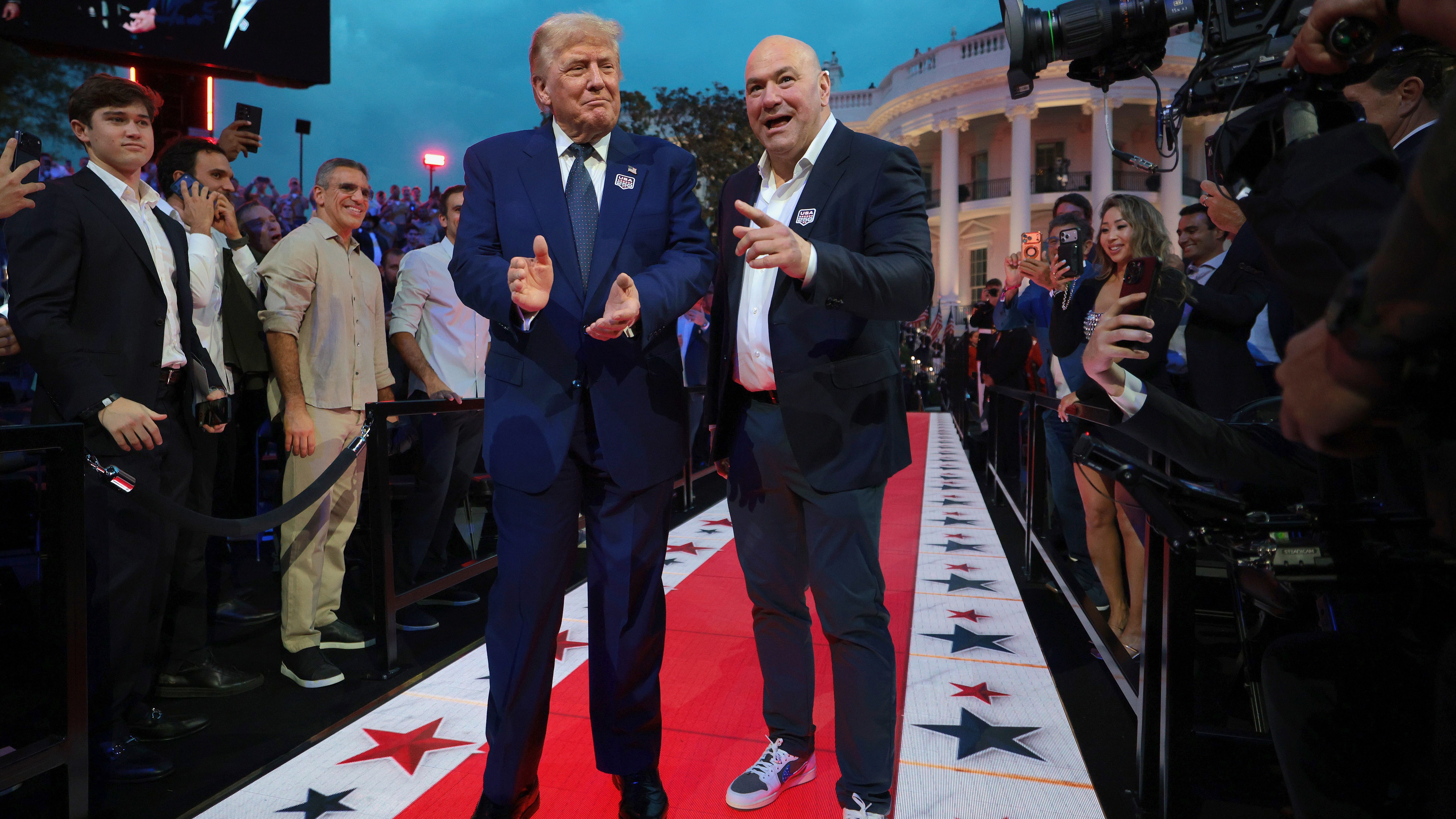 (L-R) Donald Trump and Dana White.
