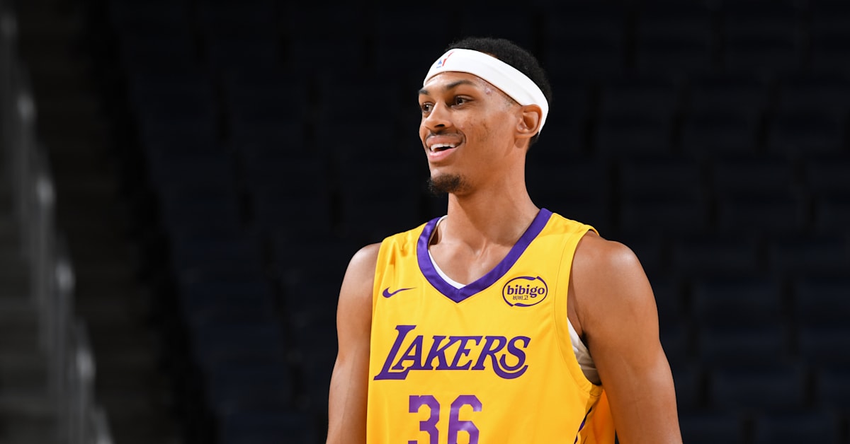 Lakers' Darius Bazley Leaves Court in Wheelchair After Gruesome Knee Injury