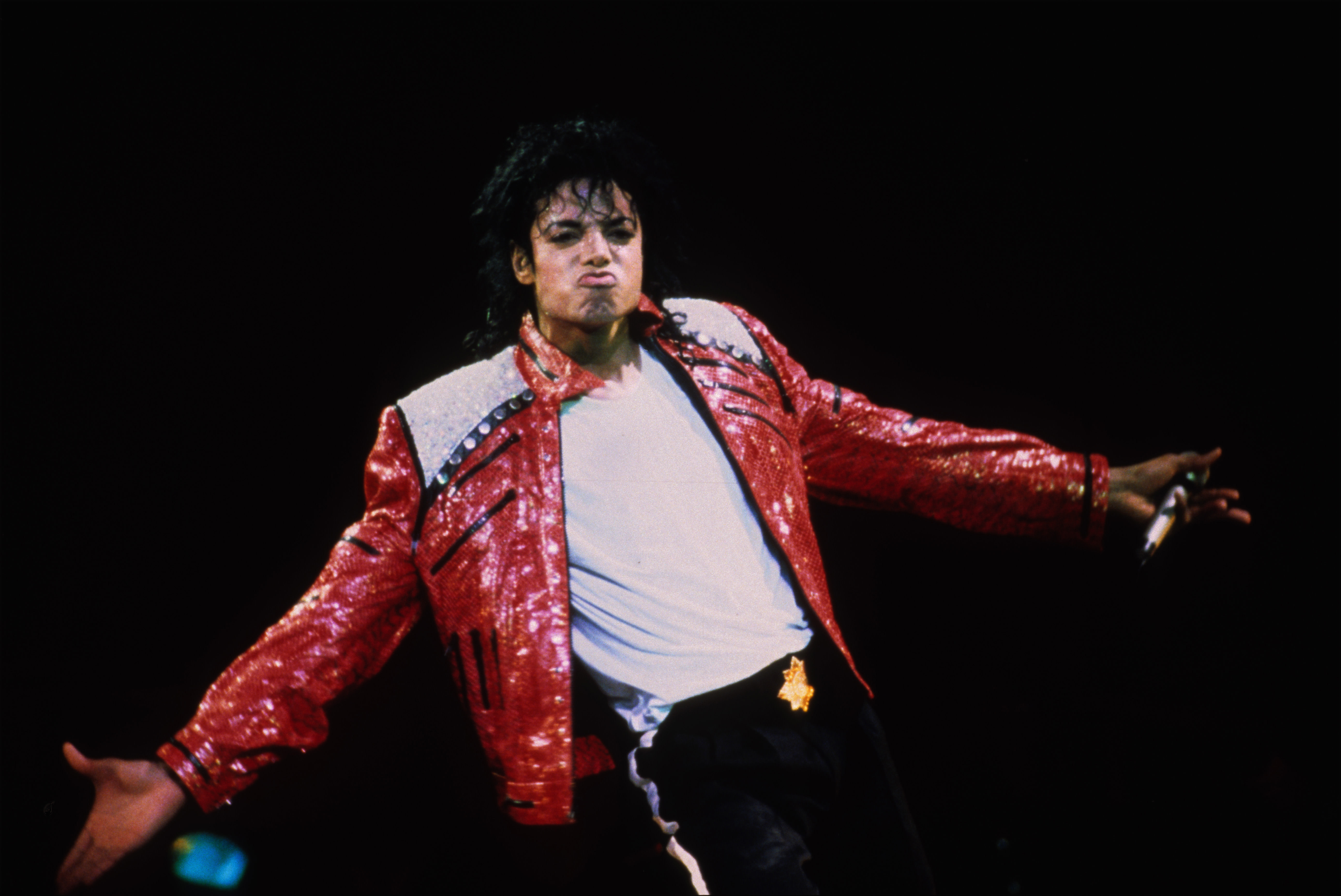 The Michael Jackson Estate has sued former manager and friend Frank Cascio for an alleged extortion plot.