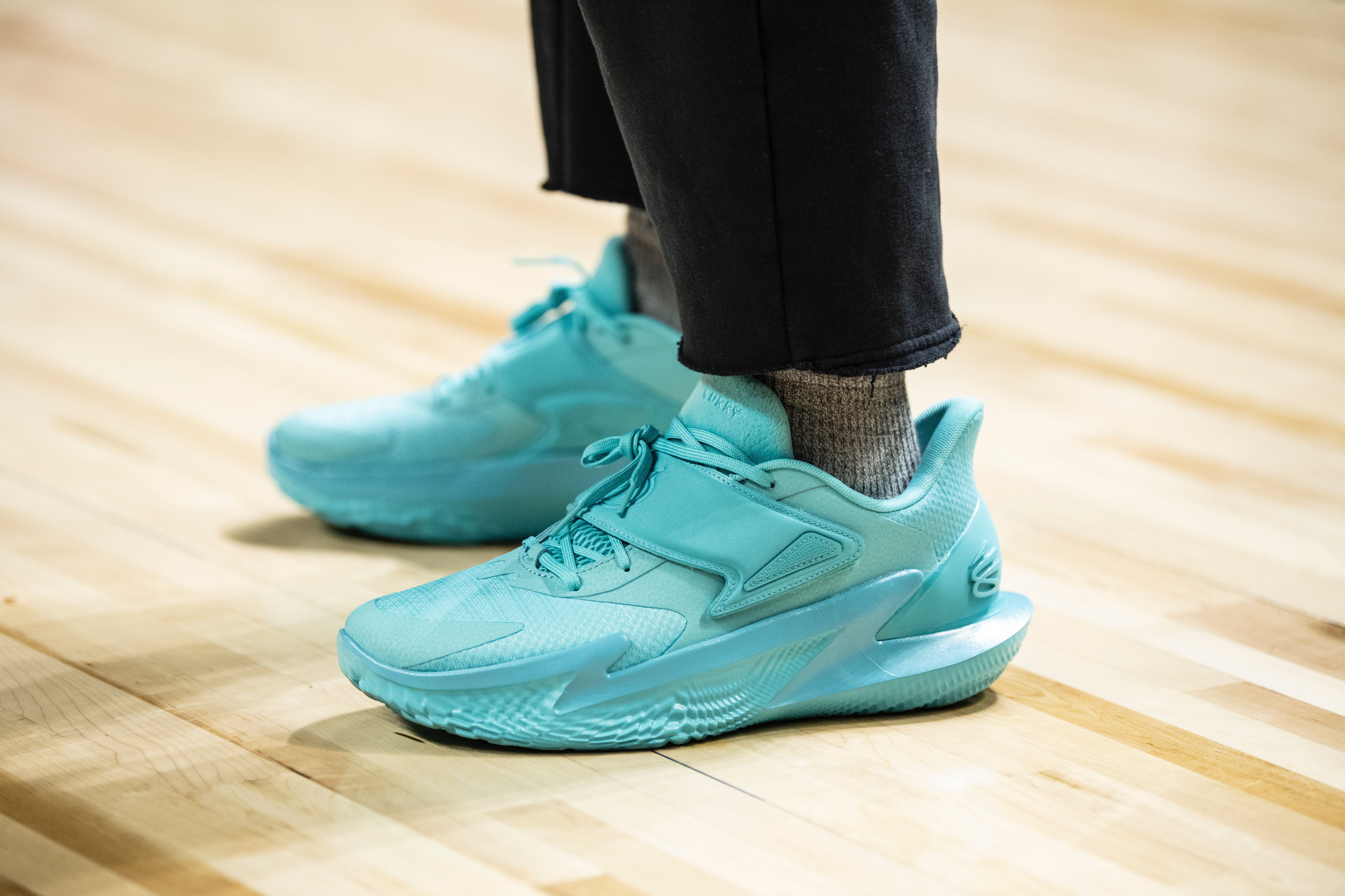 De'Aaron Fox Debuts His Under Armour Curry Fox 2 Signature Shoe