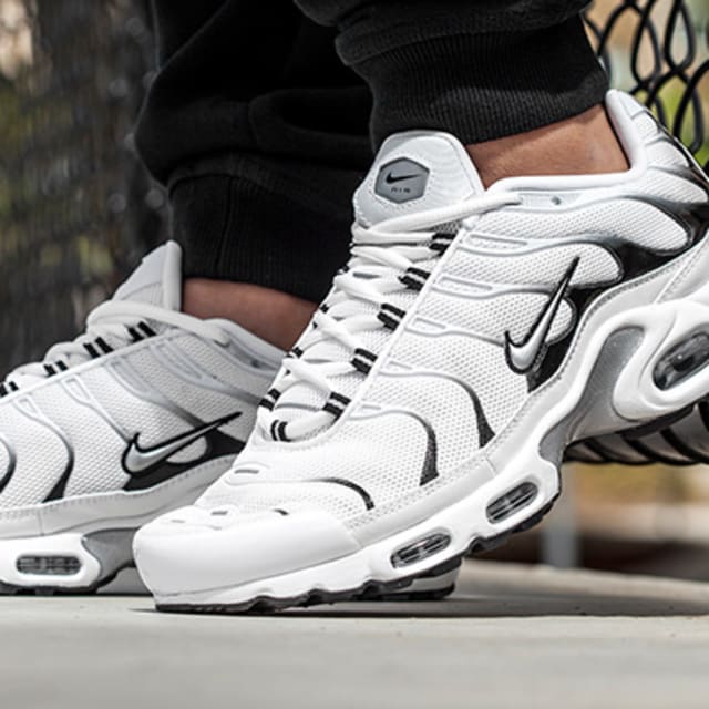 white nike air max pro