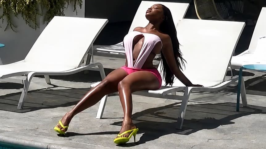 JT Teams With Supplier Earth for Limited Flip Flop Heels