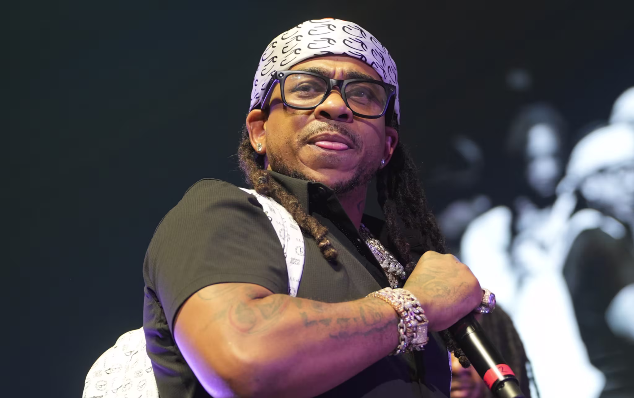 Max B.