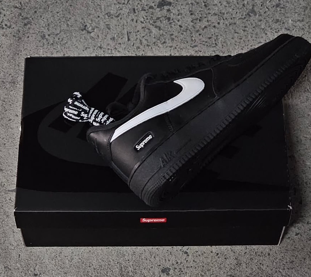 Supreme x Nike Air Force 1 Low