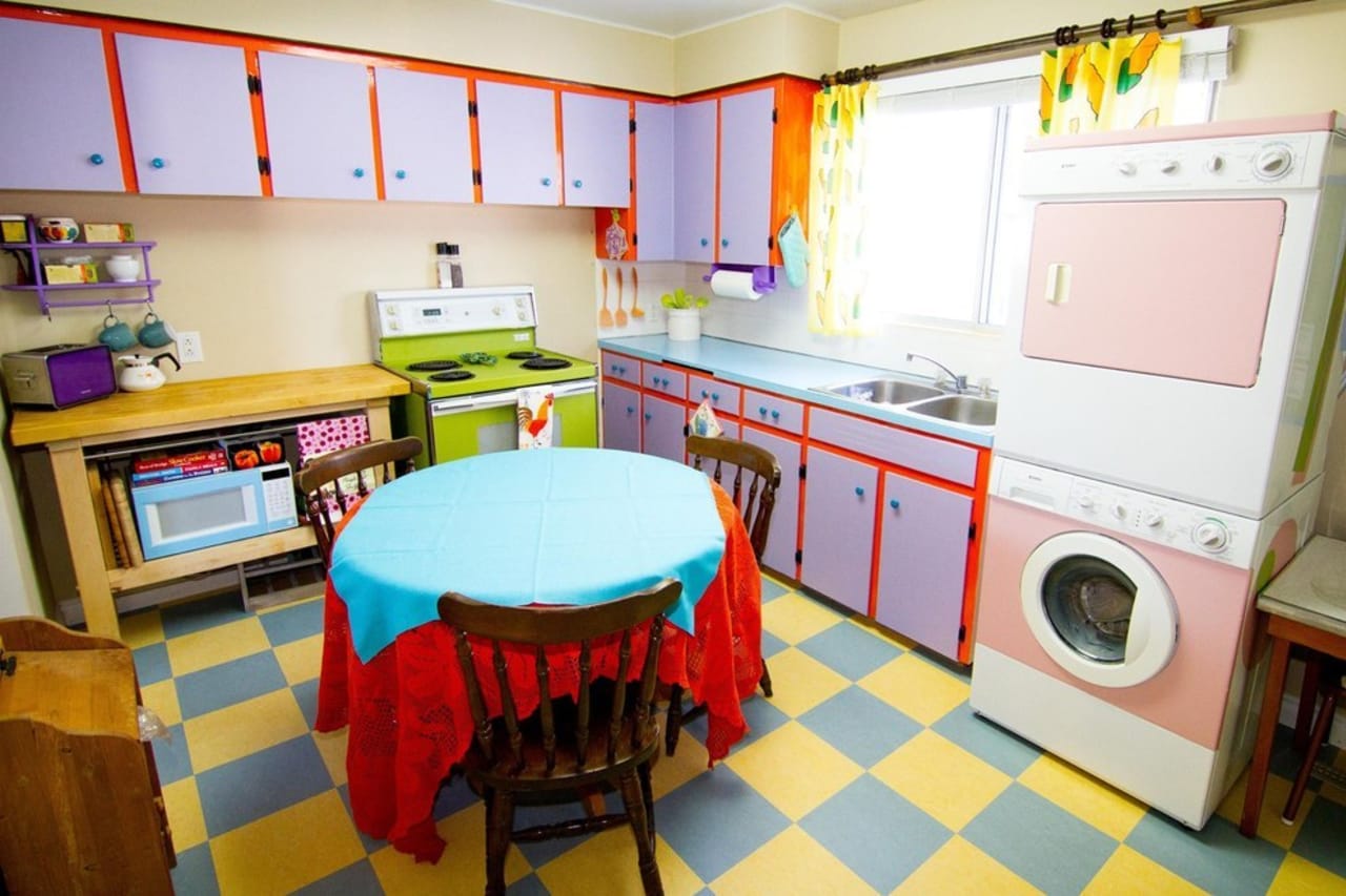 Calgary Couple Recreates Iconic Kitchen From The Simpsons In Their Own Home Complex Ca