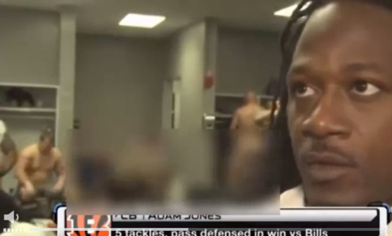 Nfl Network Broadcasts Naked Bengals Locker Room Complex