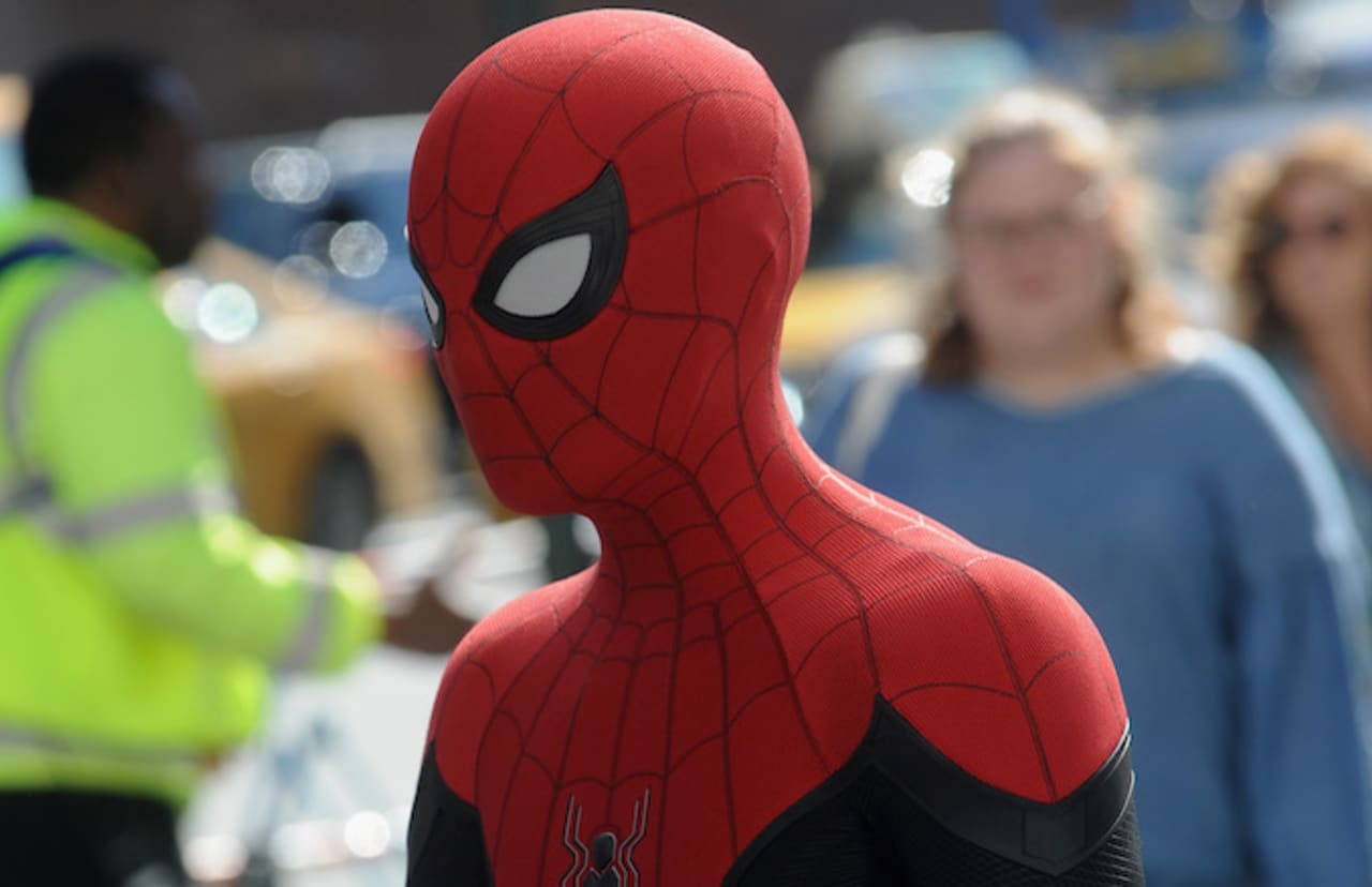 Tom Holland Debuts New Spider Man Suit In Surprise Kimmel Appearance Complex