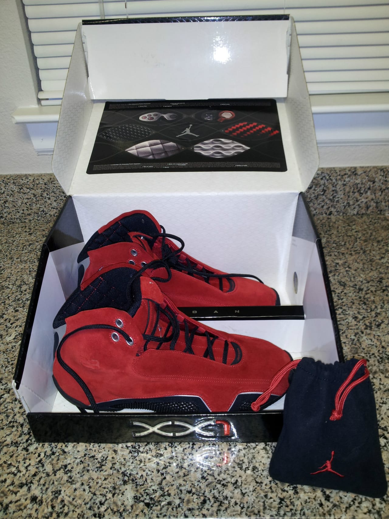 Inspirar Mar Milímetro The Complete History of Air Jordan Sneaker Boxes | Complex