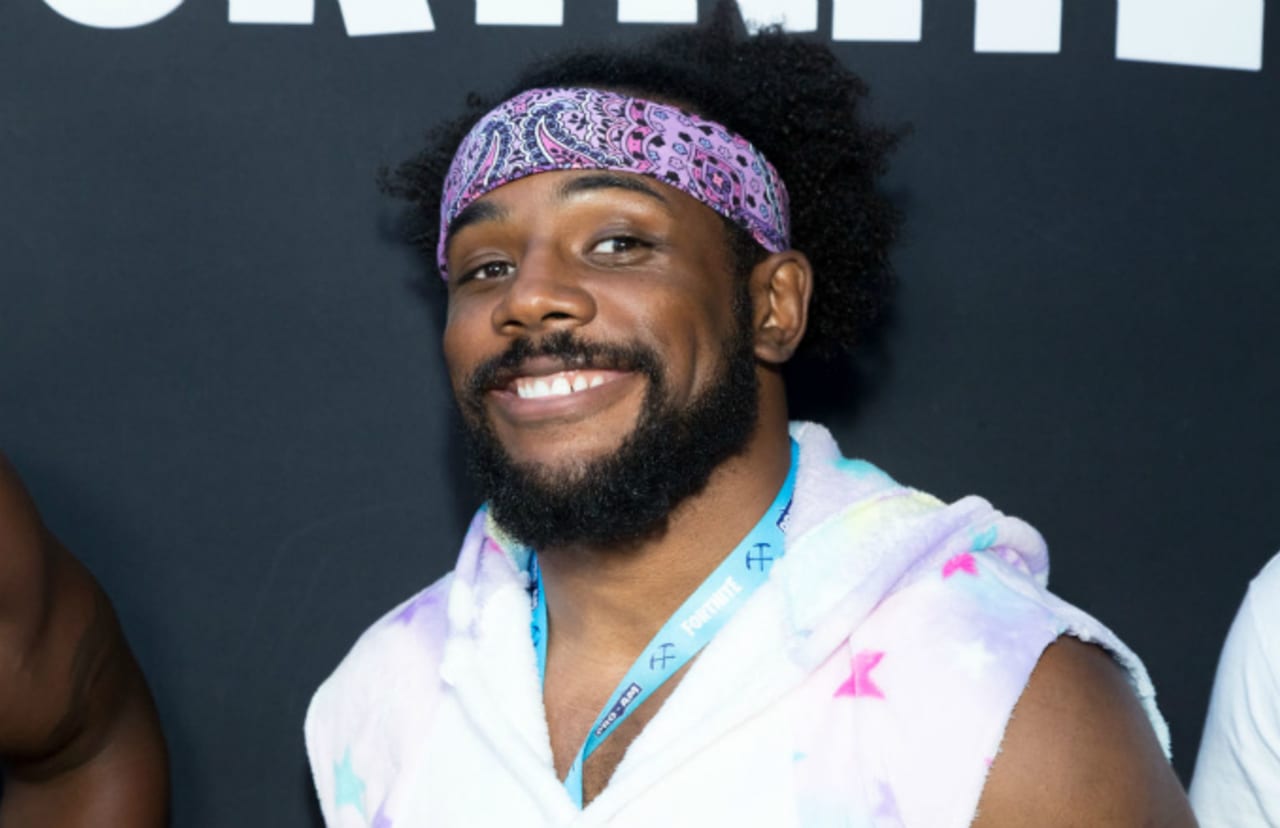 Wwe Superstar Notches Guinness World Record For Gaming Channel