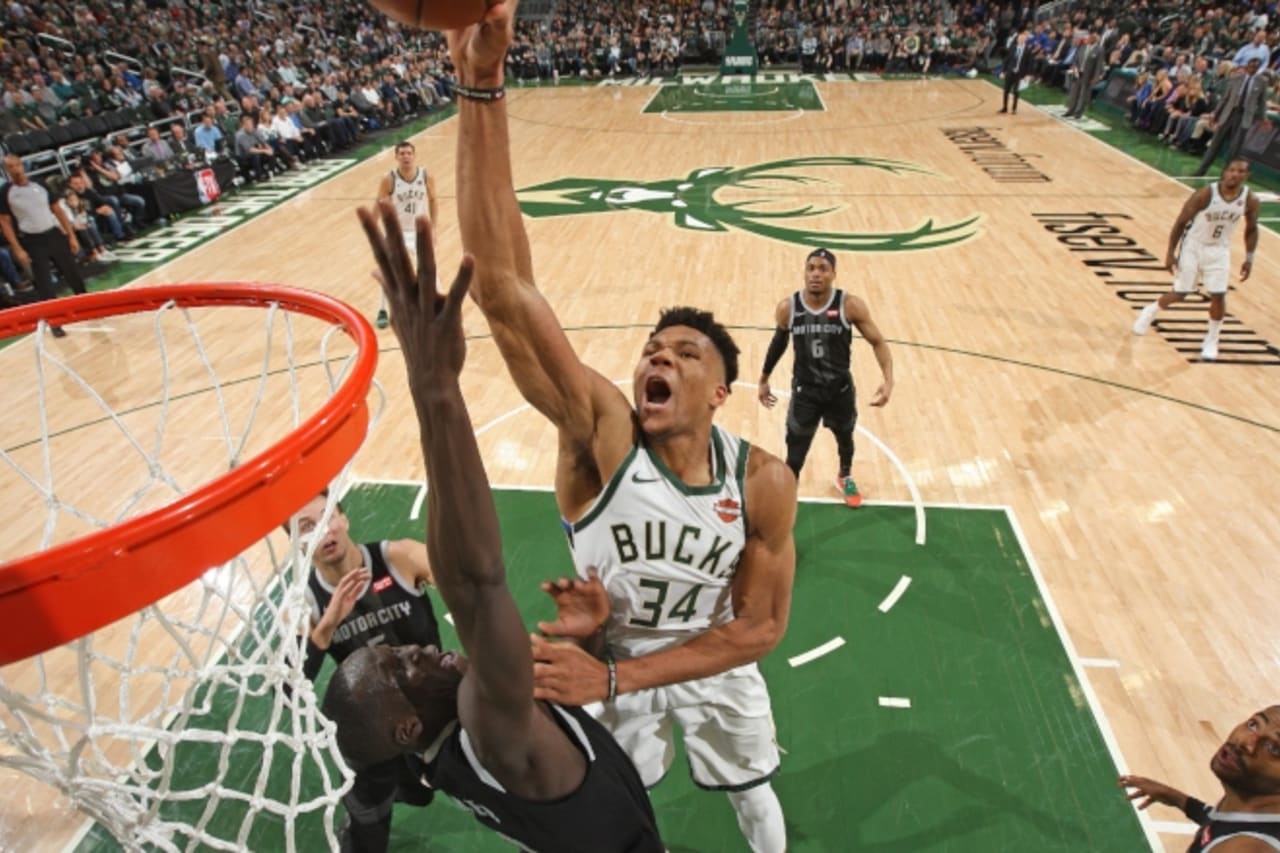 Giannis Antetokounmpo S Rep Calls Out Drake Over Sideline Antics Complex