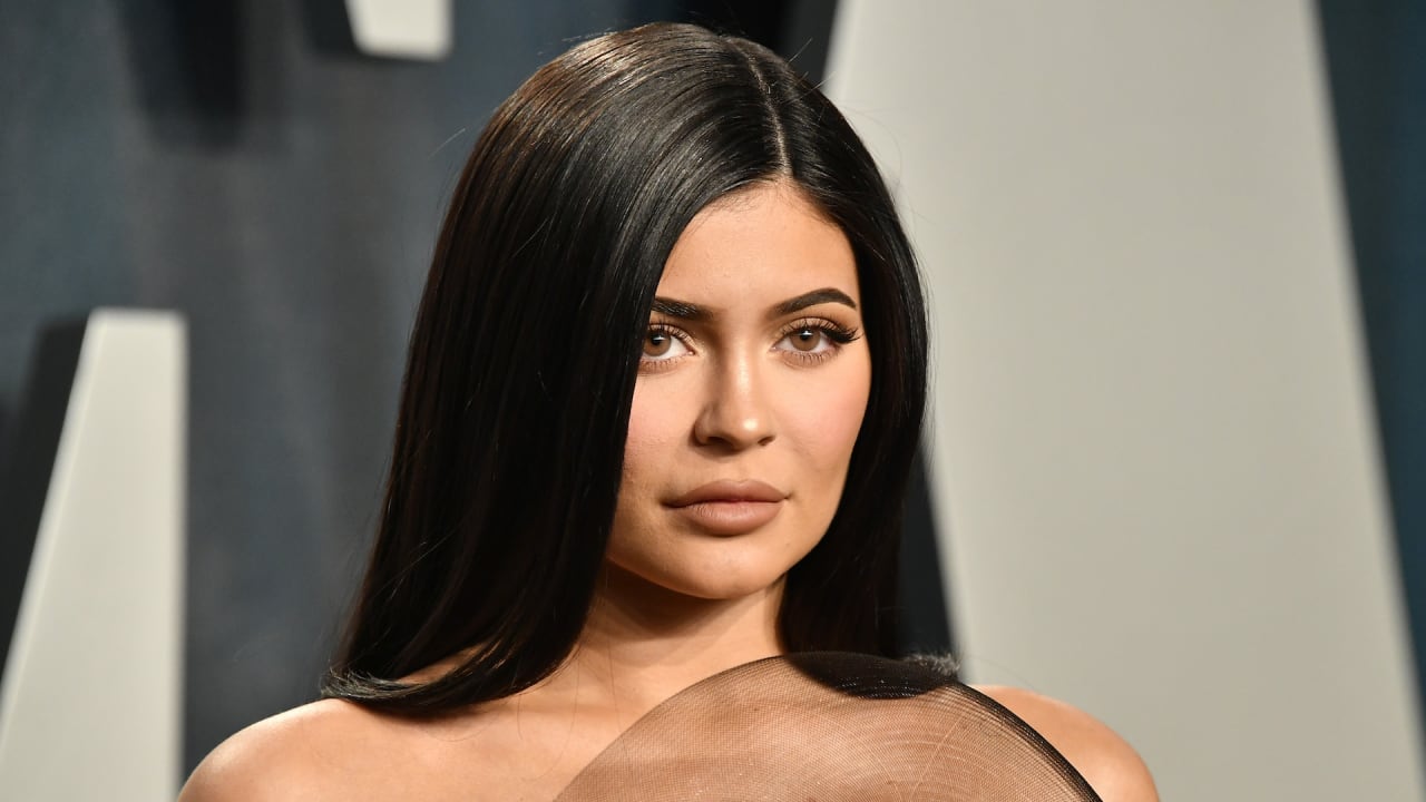 Kylie Jenner Slammed After Asking Fans For Gofundme Donations Complex