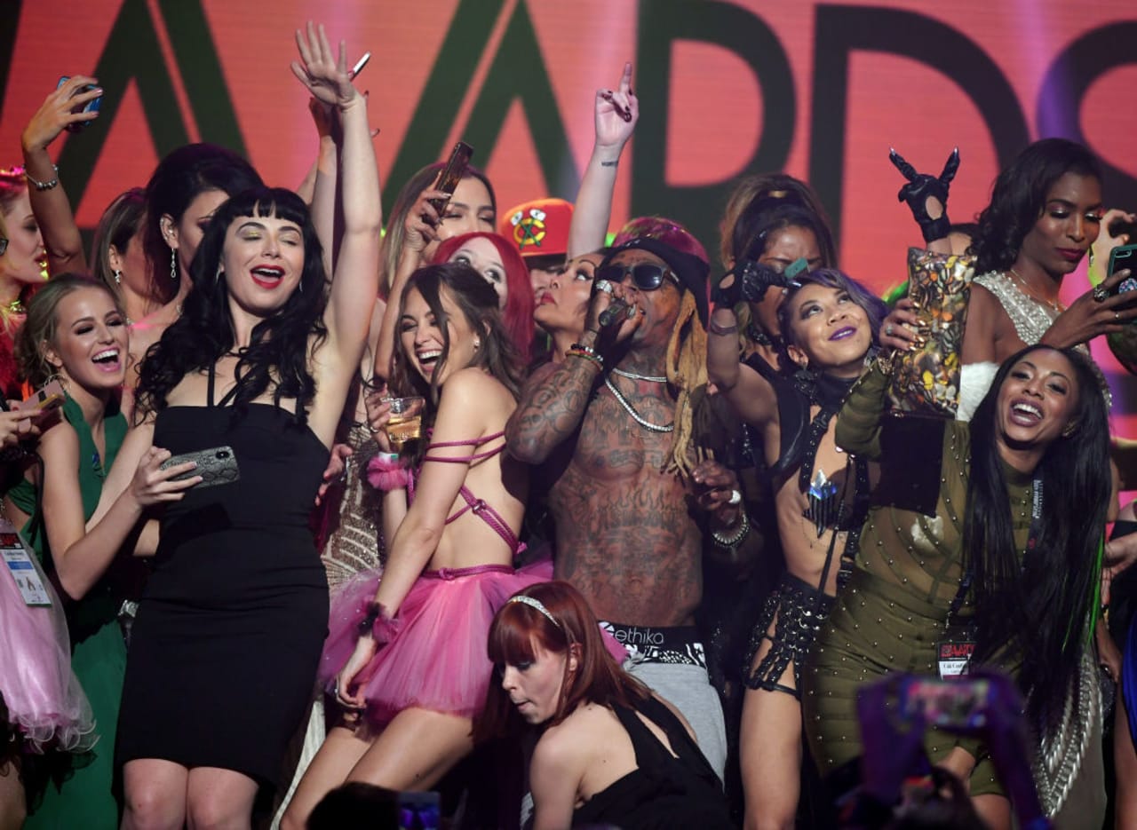 Porn Lil Wayne - Lil Wayne Performed With a Bunch of Porn Stars at the AVN Awards