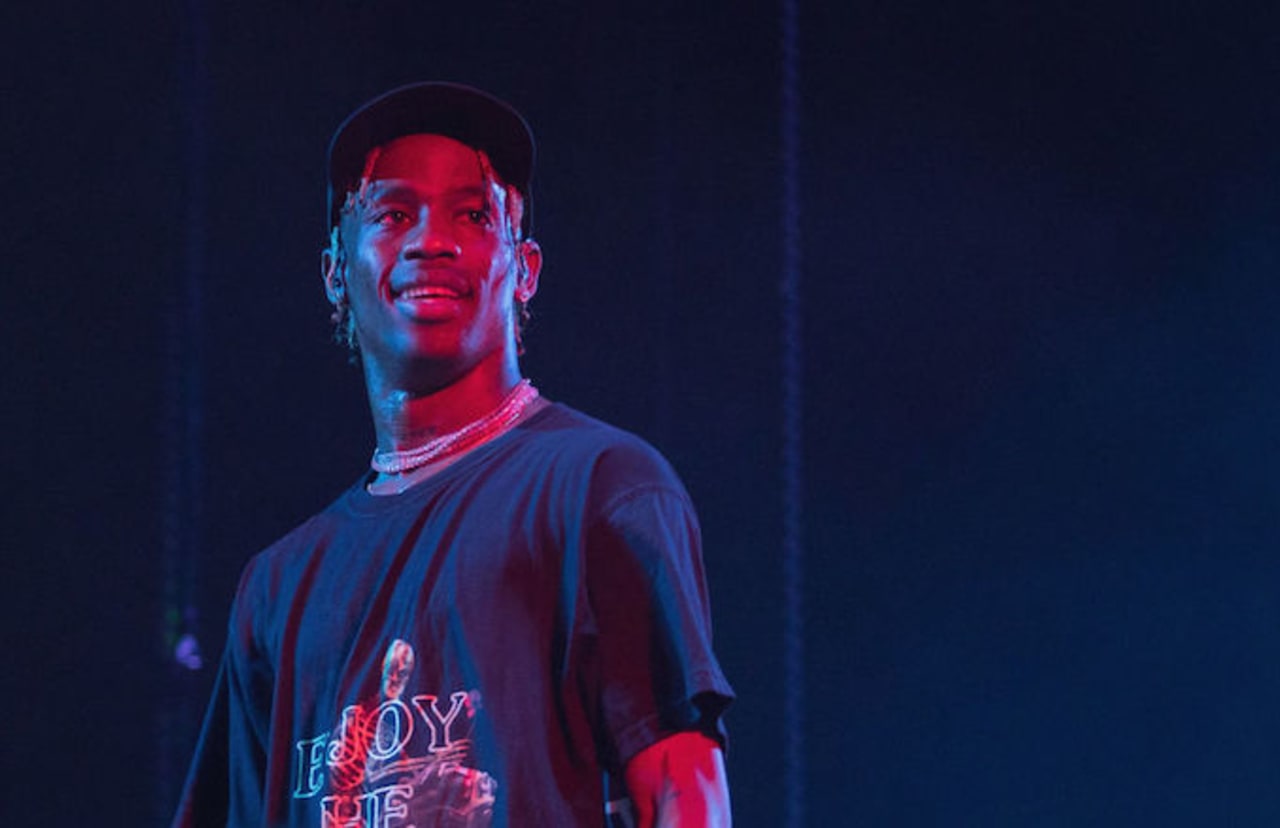 Mike Dean Shows Travis Scott S Growth From Tiny Crowds To Huge