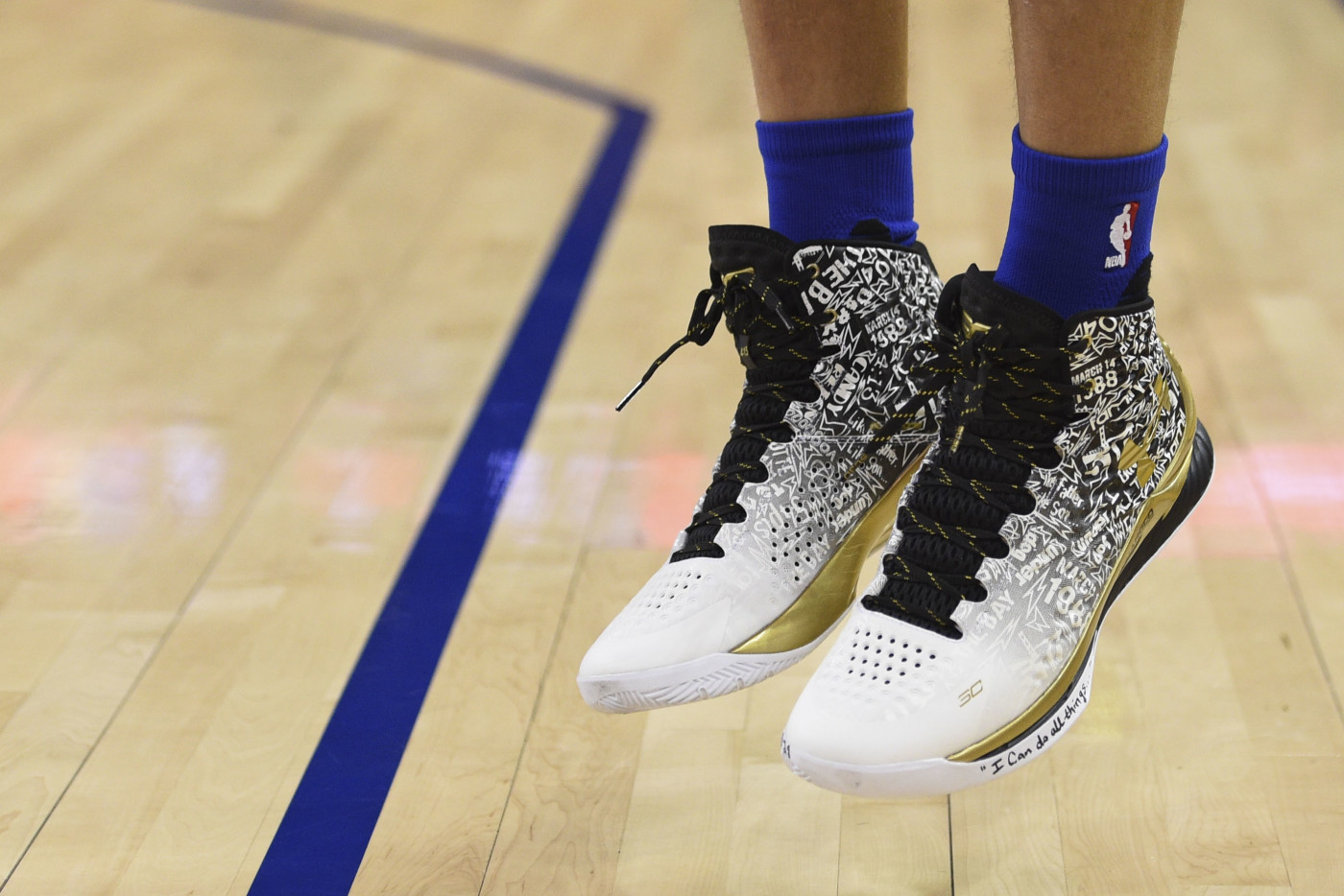 athletic steph curry shoes