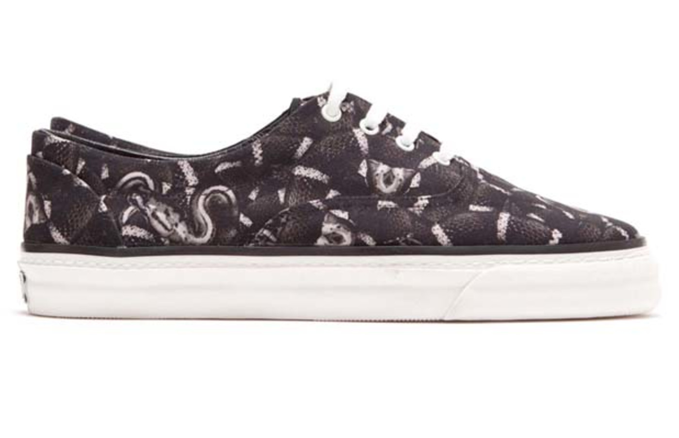 om guitar Adskille Marcelo Burlon Puts His All-Over Snake Print on Sneakers | Complex