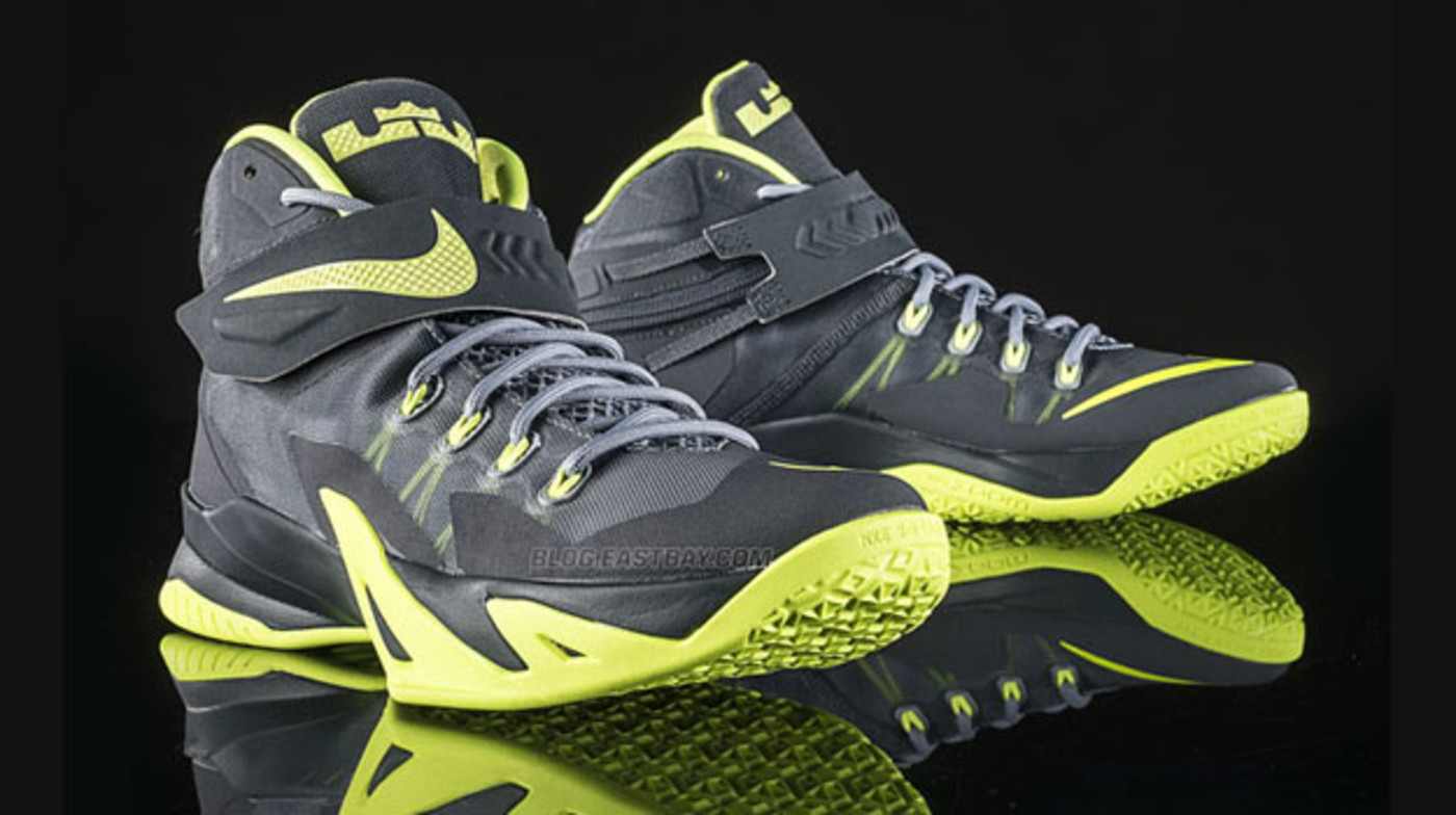 lebron james zoom 1