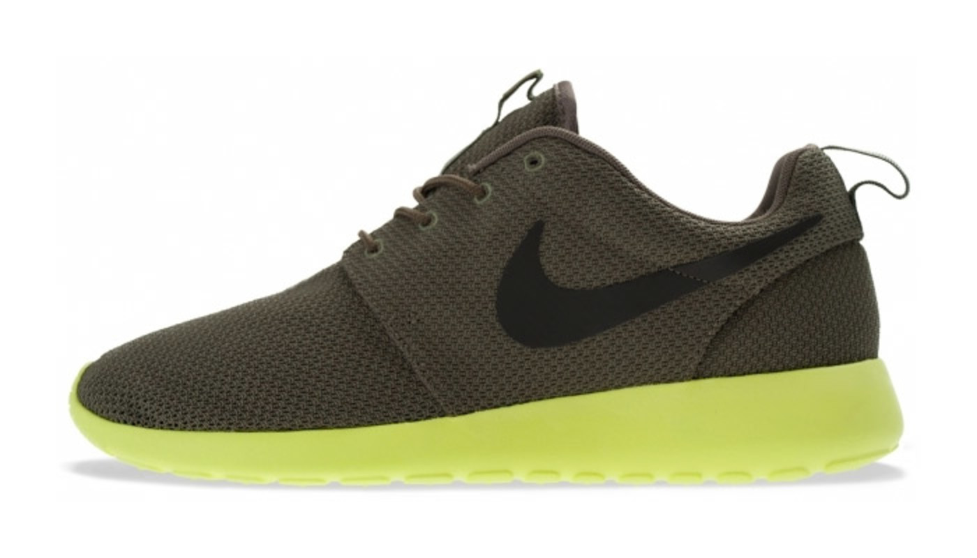 nike roshe volt