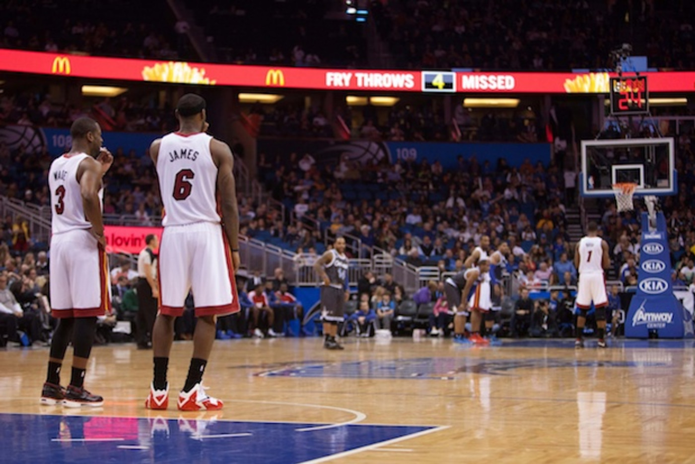shoes lebron wore last night