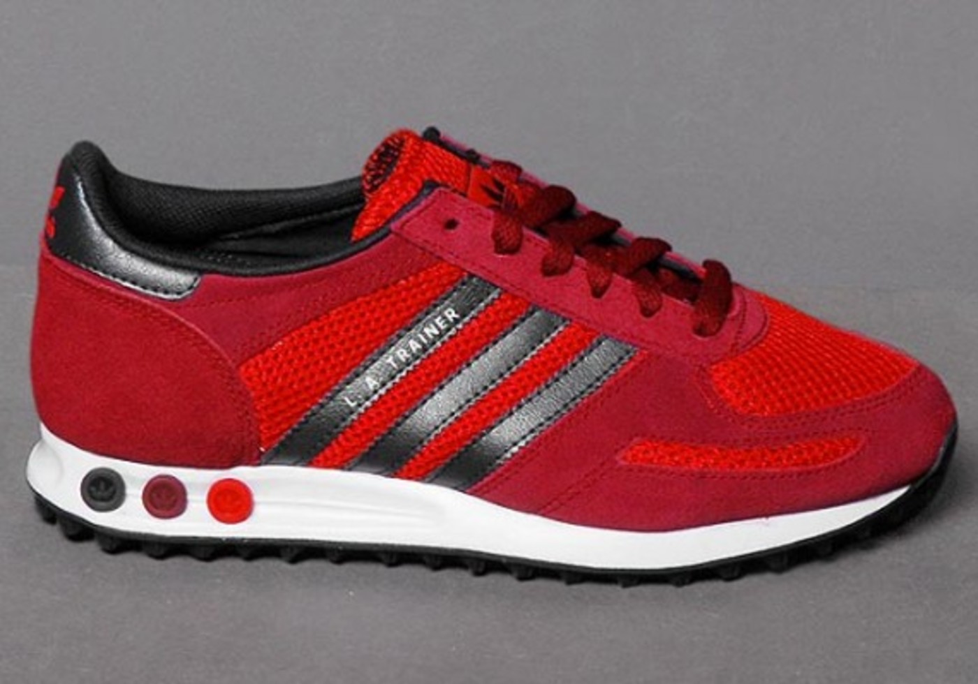 adidas trainer red