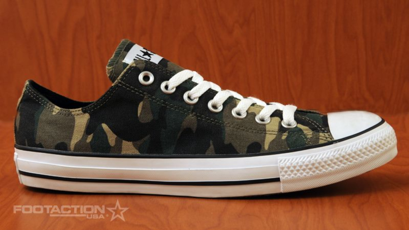 Camouflage chuck taylors low hotsell