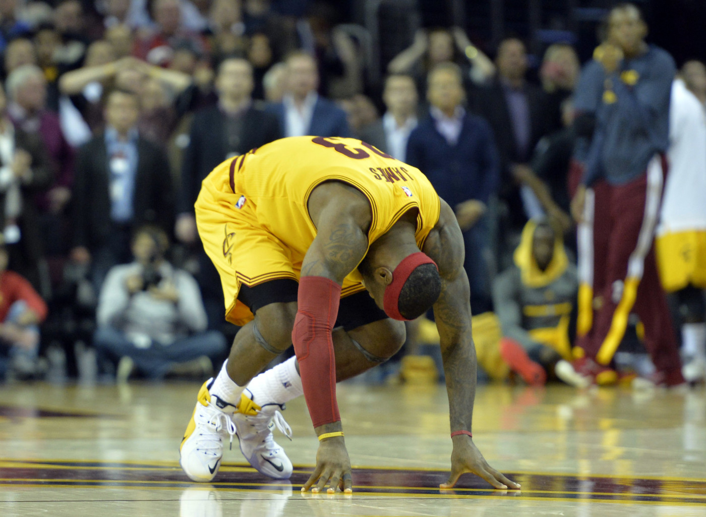lebron james road runner