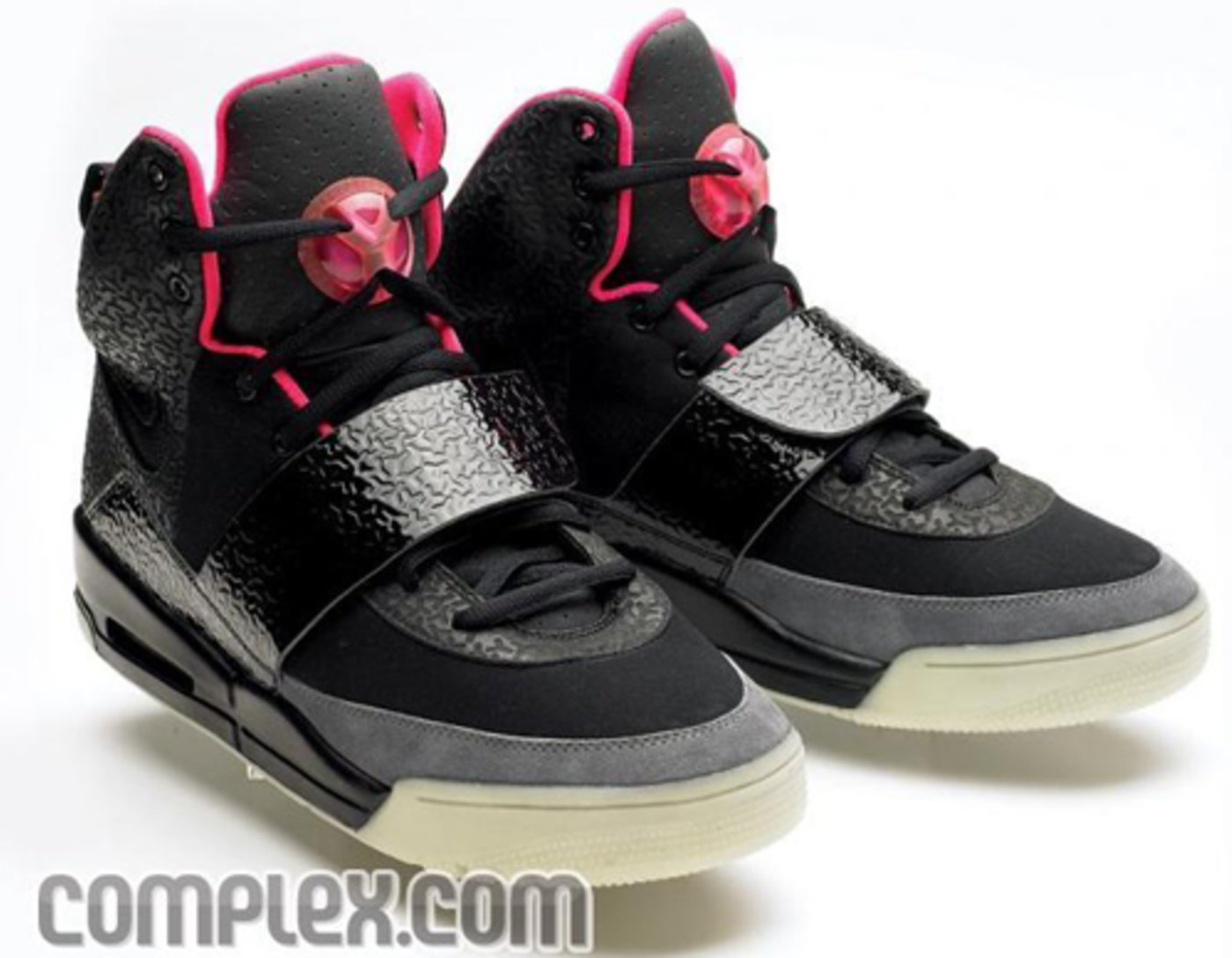 yeezy 1 black