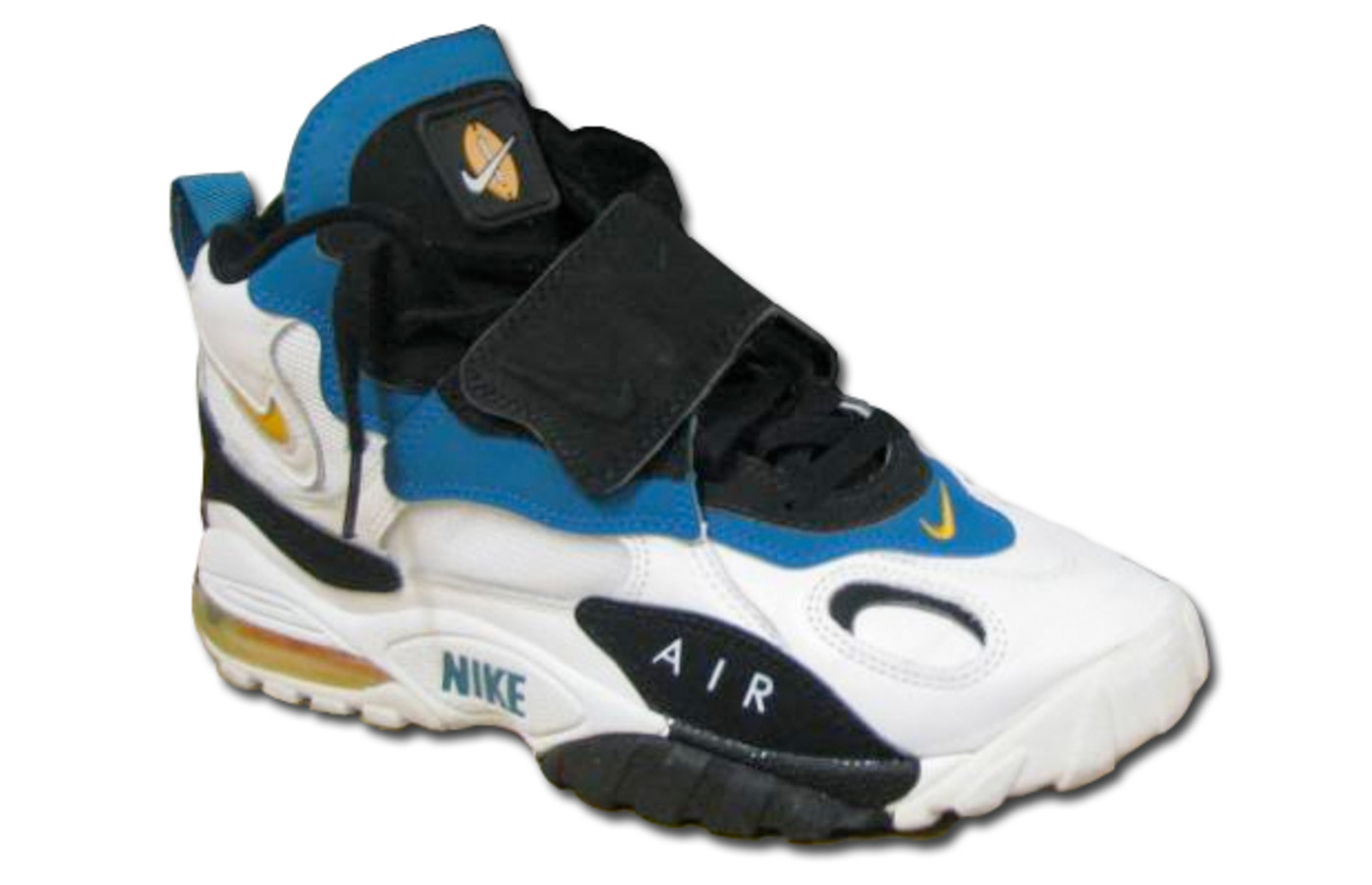 nike shoes with rubber straps