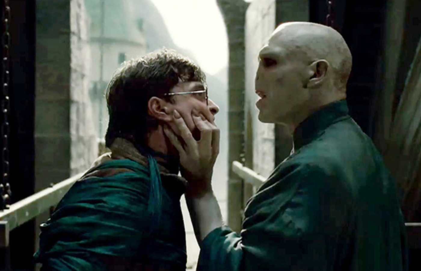 Review: “Harry Potter” Goes Out Like A Certified Gangster In “Deathly Hallows: Part Complex