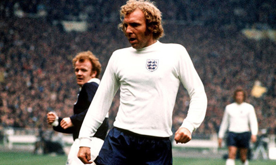 england shirt bobby moore