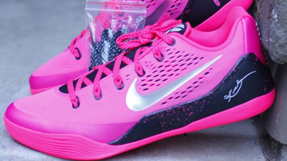 breast cancer nike shoes