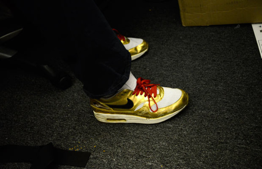 nike air max 1 supreme mid autumn festival gold