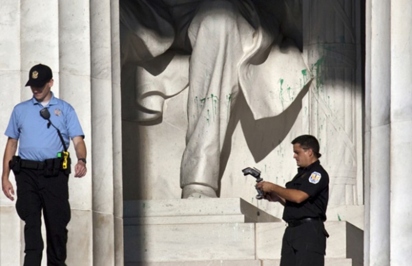 Lincoln Memorial Closed After Being Vandalized Overnight Complex