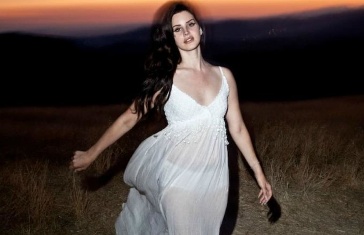 Lana Del Rey Is Working On Her Third Studio Album “Honeymoon” Complex