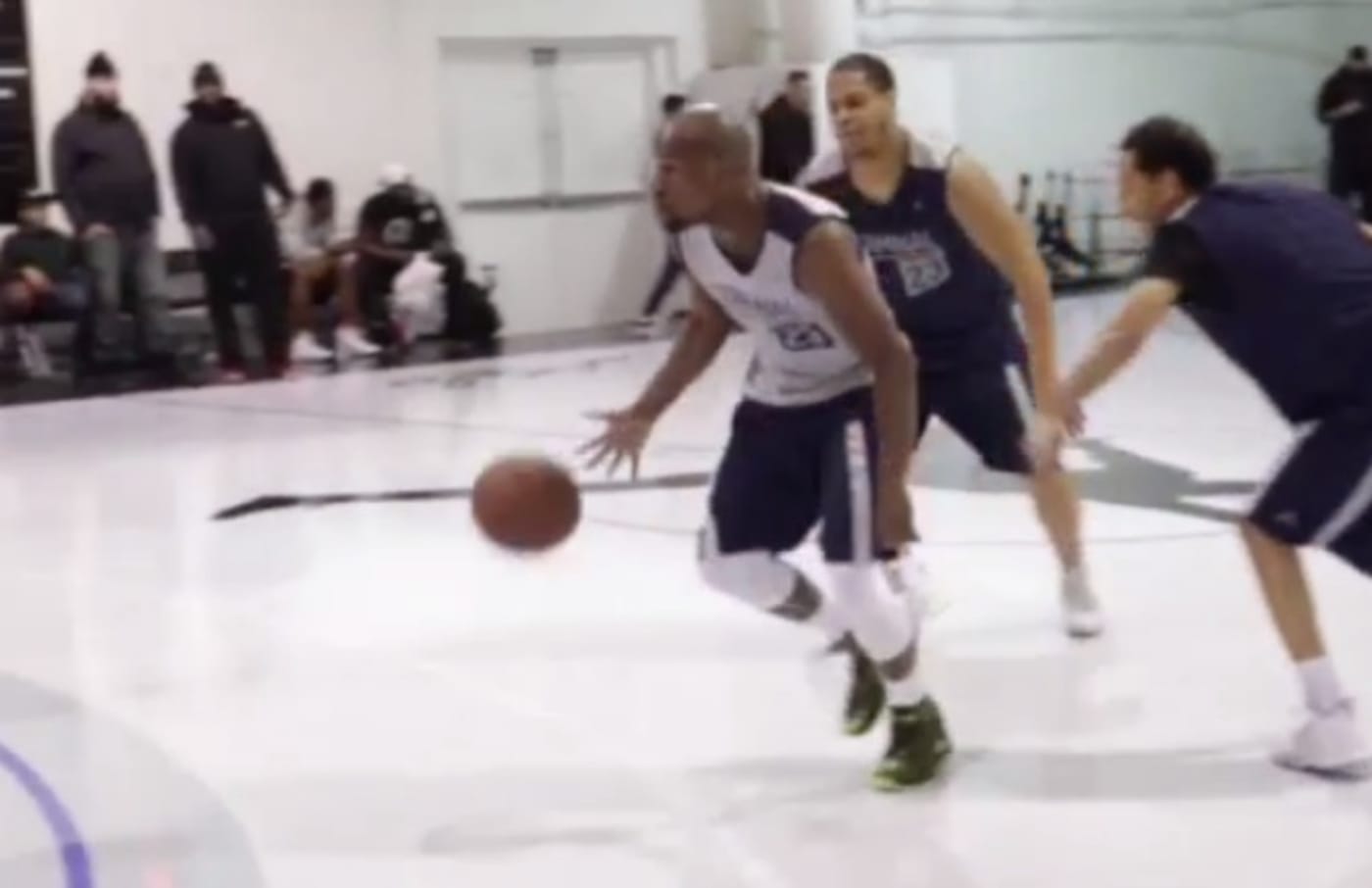 Floyd Mayweather Is a Remarkably Boring Basketball Player Complex