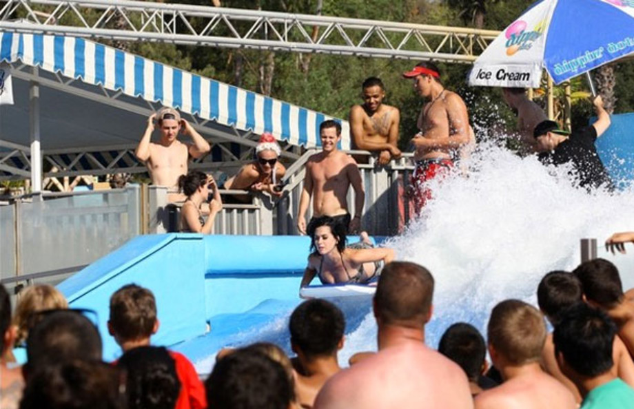 Katy Perry Has A Wardrobe Malfunction At A Water Park Complex