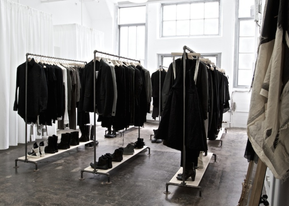 The Only 50 Items You Need For An All Black Wardrobe Complex