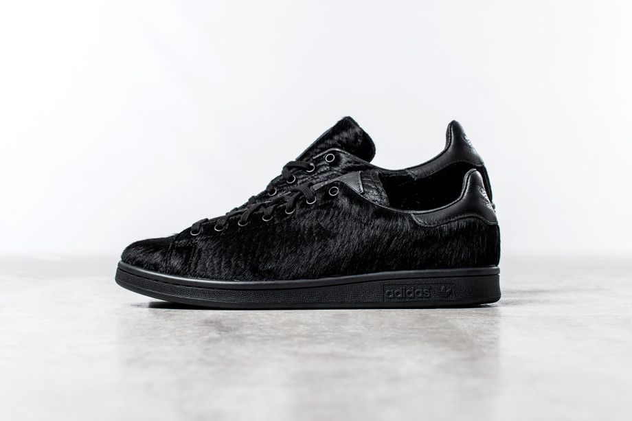 stan smiths black