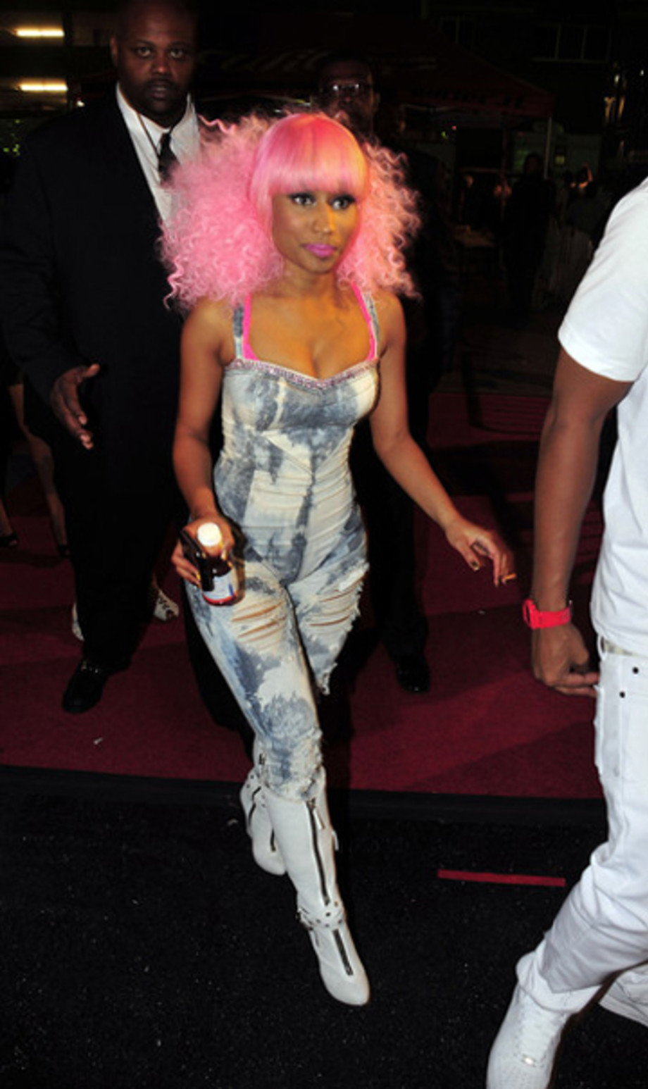 The Iconic Style Of Nicki Minaj In A Swimsuit The Secret Behind The Bikini - d5ru94k
