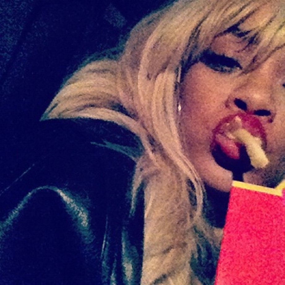 When Rihanna Eats The World Stops Complex