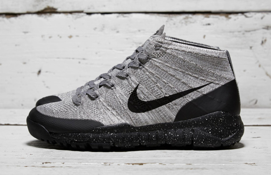 nike flyknit trainer chukka