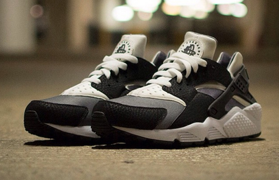 huaraches foot locker